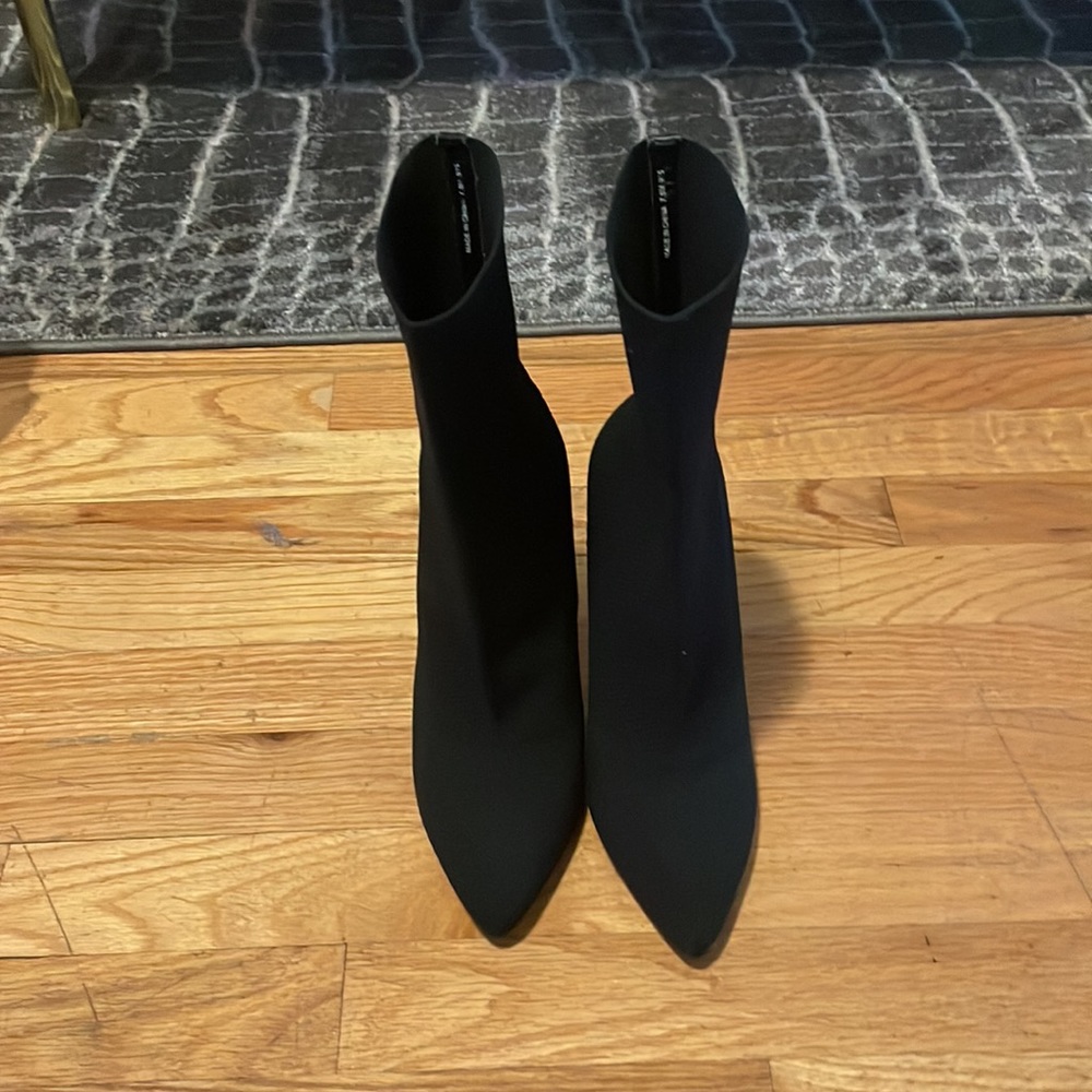 STEVE MADDED KNIT BOOT SIXE 7.5 brand new in box